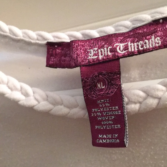 Flowery White T-Shirt - Picture 2 of 4